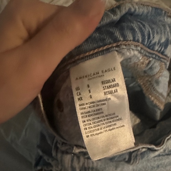 American Eagle Outfitters Light Blue Distressed Jeans - Picture 4 of 4
